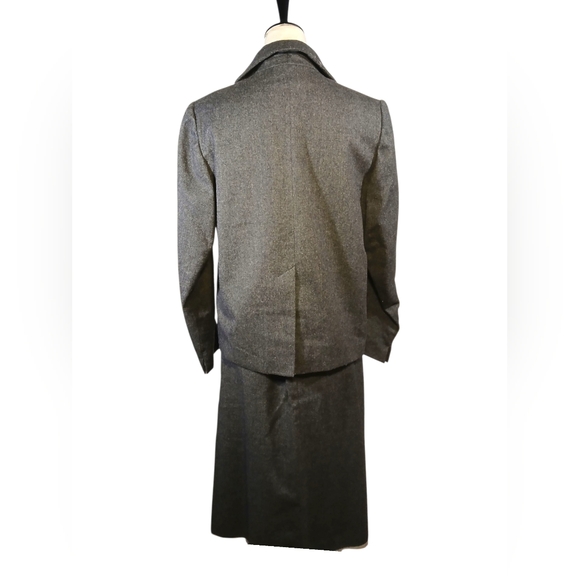 Woman's Vintage Grey Wool Skirt & Jacket Suit - Picture 4 of 9